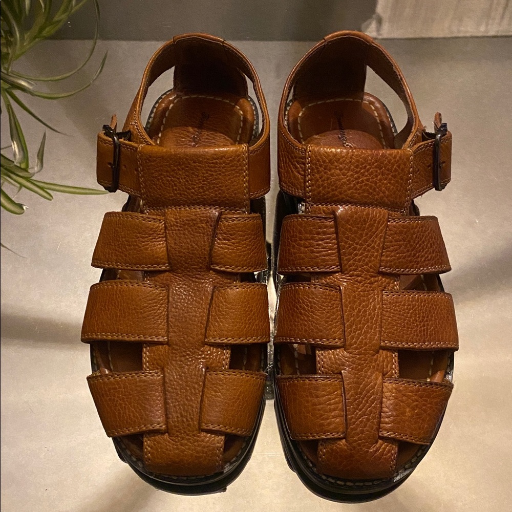 Men’s Tommy Bahama Anchors Fisherman Brown Leather Sandal, Size 9